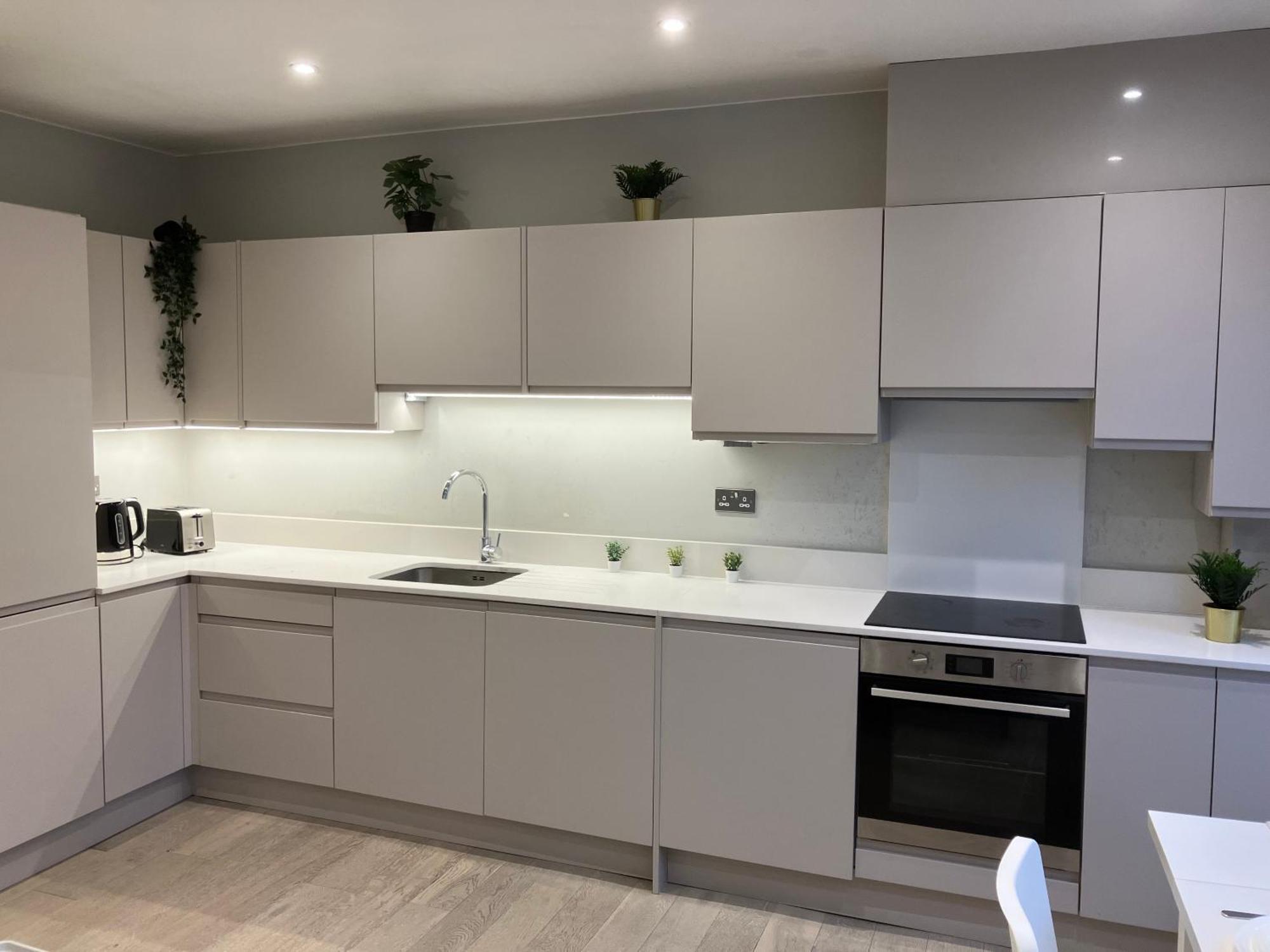Brilliant 2 Bed Apartment - Spacious, Central & Well-Connected Лондон Екстер'єр фото
